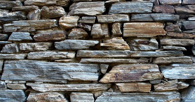 Jenis-jenis Batu Alam dan Karakternya - Desain Rumah