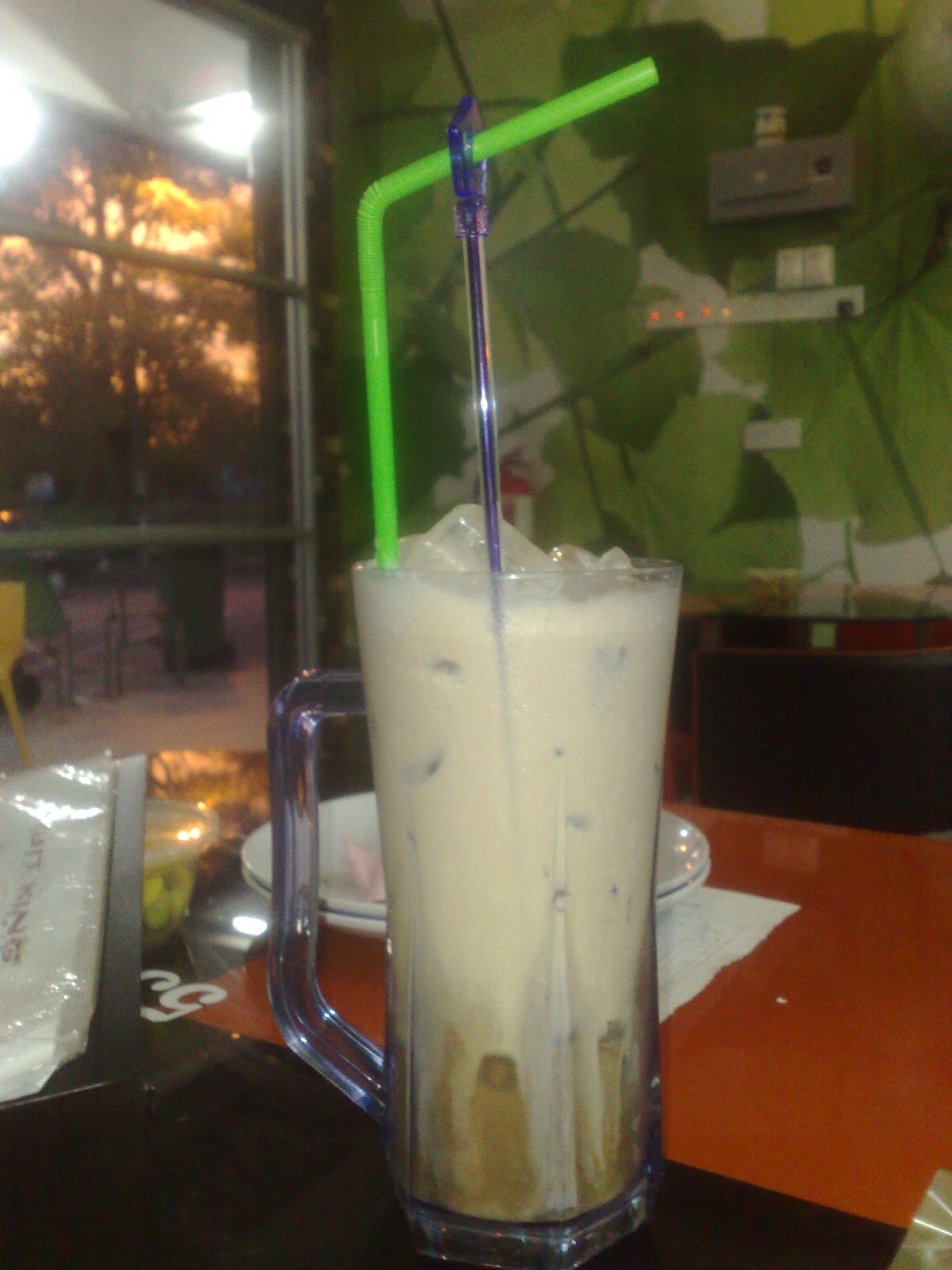 Hidupku...Caraku...Cerita Sana Sini Situ... Testing makan kat Fruit