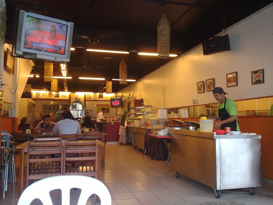 Roti Canai Telur Goyang Di Restoran Daya  Otai Selangor