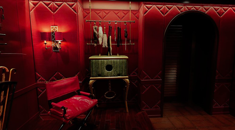 Красная комната игра. 50 Оттенков серого Red Room. Комната Дориана Грея из 50 оттенков. Красная комната Кристиан. Красная комната из 50 оттенков серого.