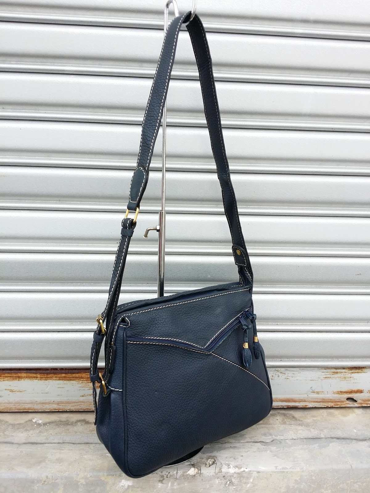 d0rayakEEbaG Authentic Celine Paris Leather Shoulder/Sling Bag(SOLD)