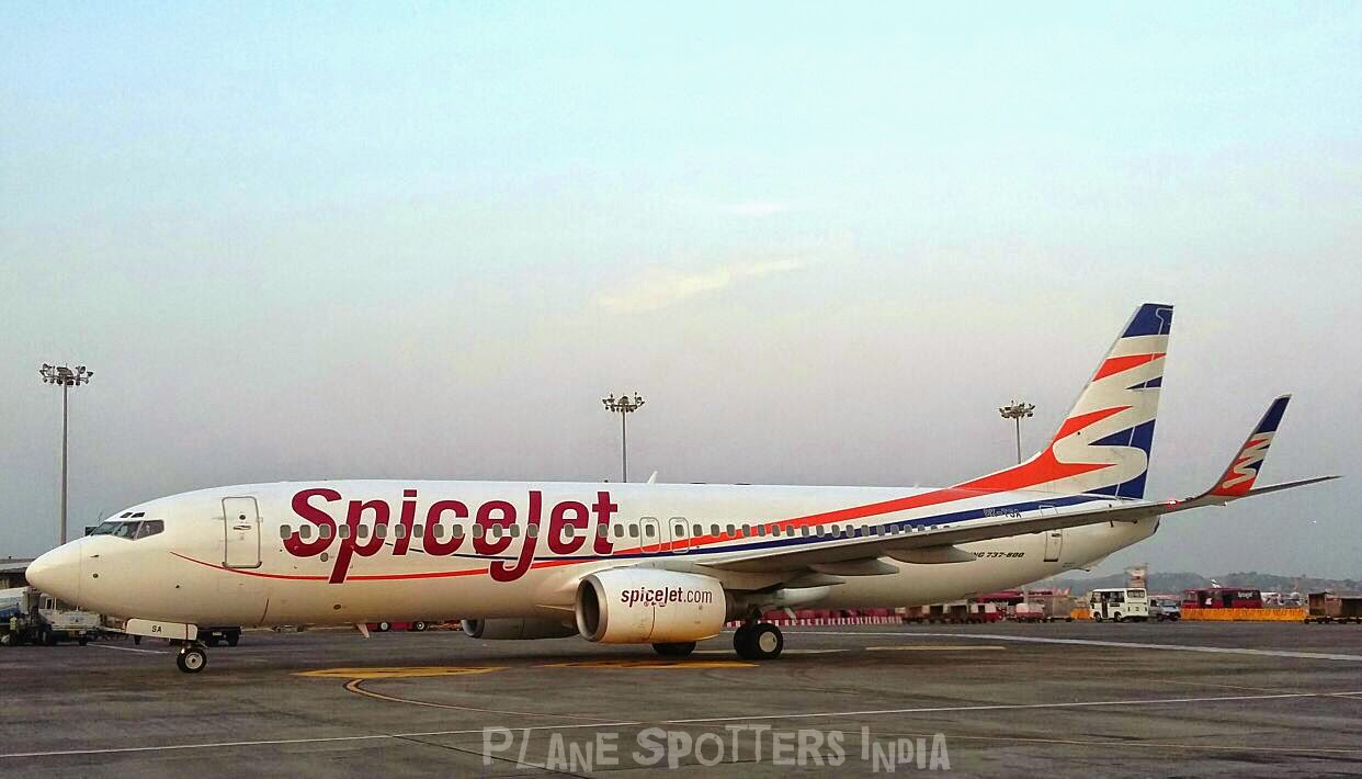 Spicejet Plane SpiceJet — Wikipédia Spicejet's fleet consists