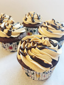 cupcakes with coffee frosting and chocolate drizzle