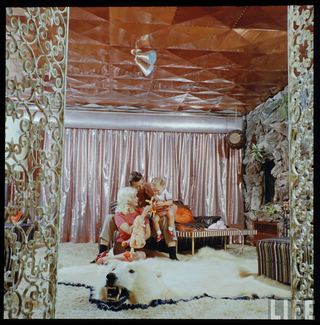 Take a Look Inside Jayne Mansfield's Splendor "Pink Palace" Vintage