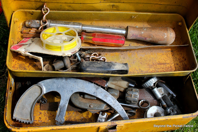 rust, junk, toolbox, http://bec4-beyondthepicketfence.blogspot.com/2012/06/my-strange-addiction.html