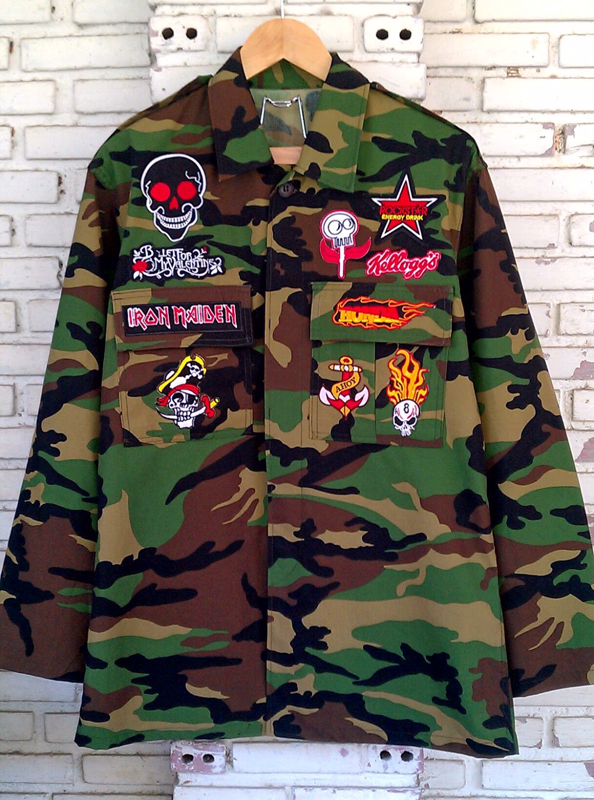 Reworked Vintage Military Camo Jacket with Patches Size L