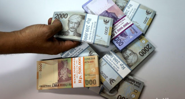 Presiden Jokowi Tetapkan 12 Pahlawan di Uang Rupiah Baru Presiden Jokowi Tetapkan 12 Pahlawan di Uang Rupiah Baru