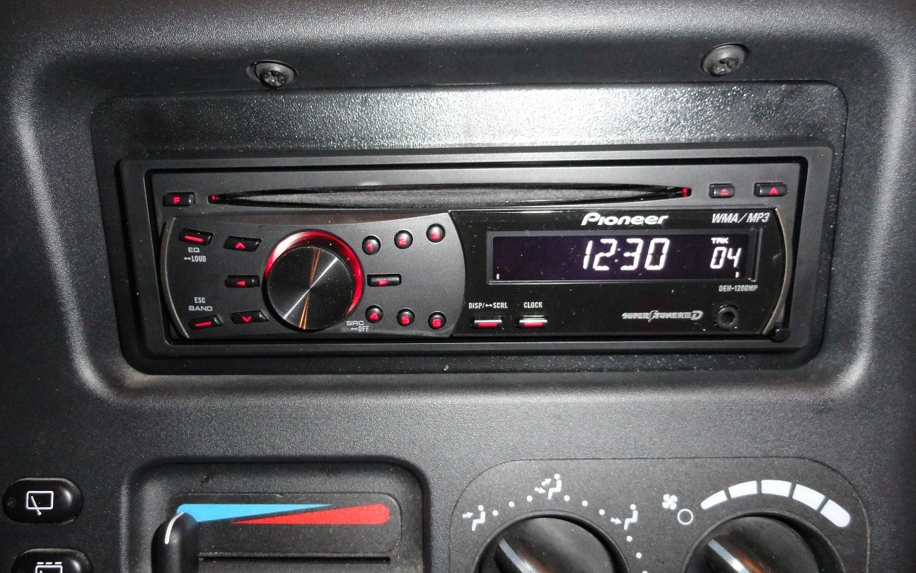 Modern History Events: Dodge Caravan New Radio