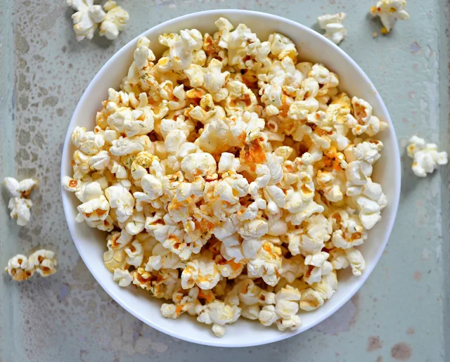 24 Tailgating Recipes You Can't Live Without! Buffalo Ranch Popcorn