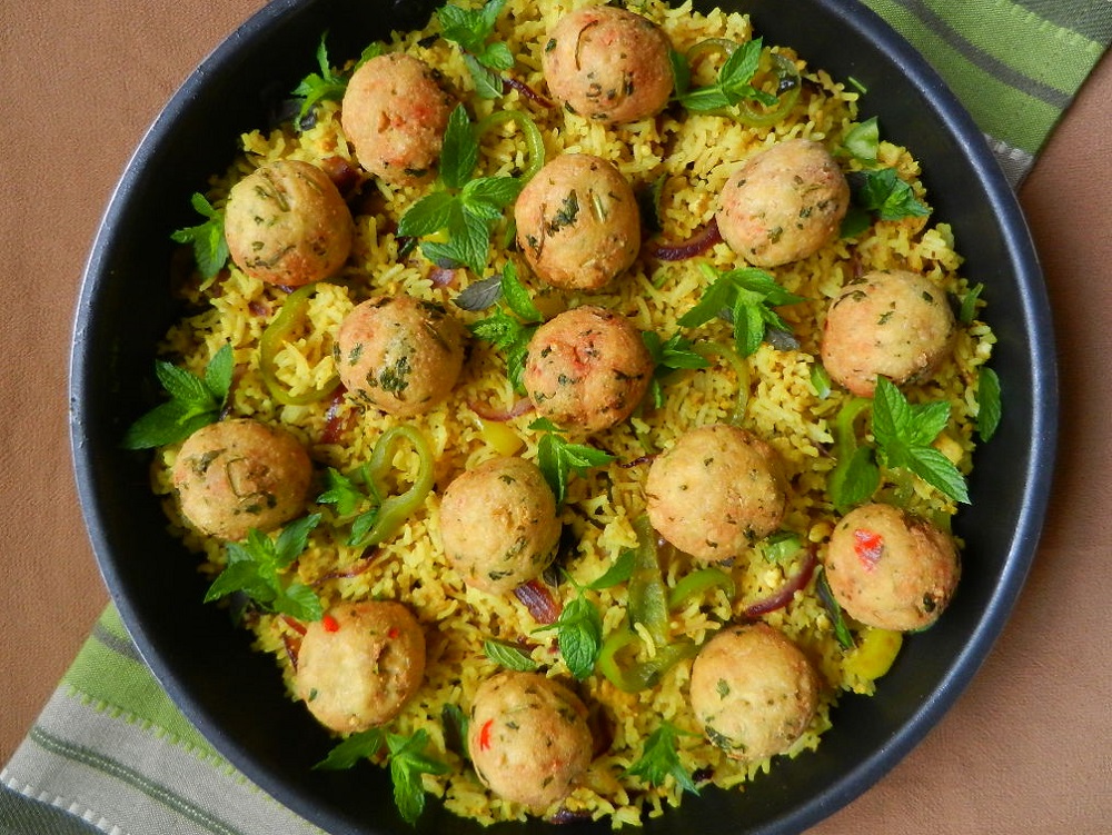 Sizzling Indian Recipes..... Tofu, Scallion, Kale protein balls for Salad.