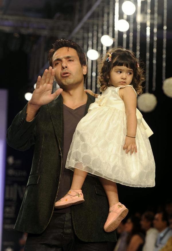 Television (TV) Actor Iqbal Khan with Daughter (Kid) Ammaara Khan | Television (TV) Actor Iqbal Khan Family Photos | Real-Life Photos