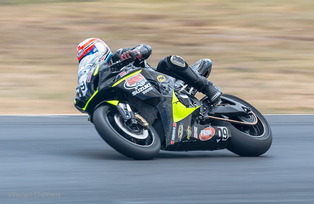 Vernon Chalmers Copyright : Motorcycle Racing / Action Photography Killarney Cape Town