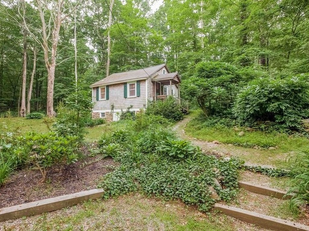 Madison Cottage (400 Sq Ft) [ TINY HOUSE TOWN ]