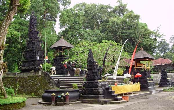 Taman Wisata Alam Suranadi Kabupaten Lombok Barat