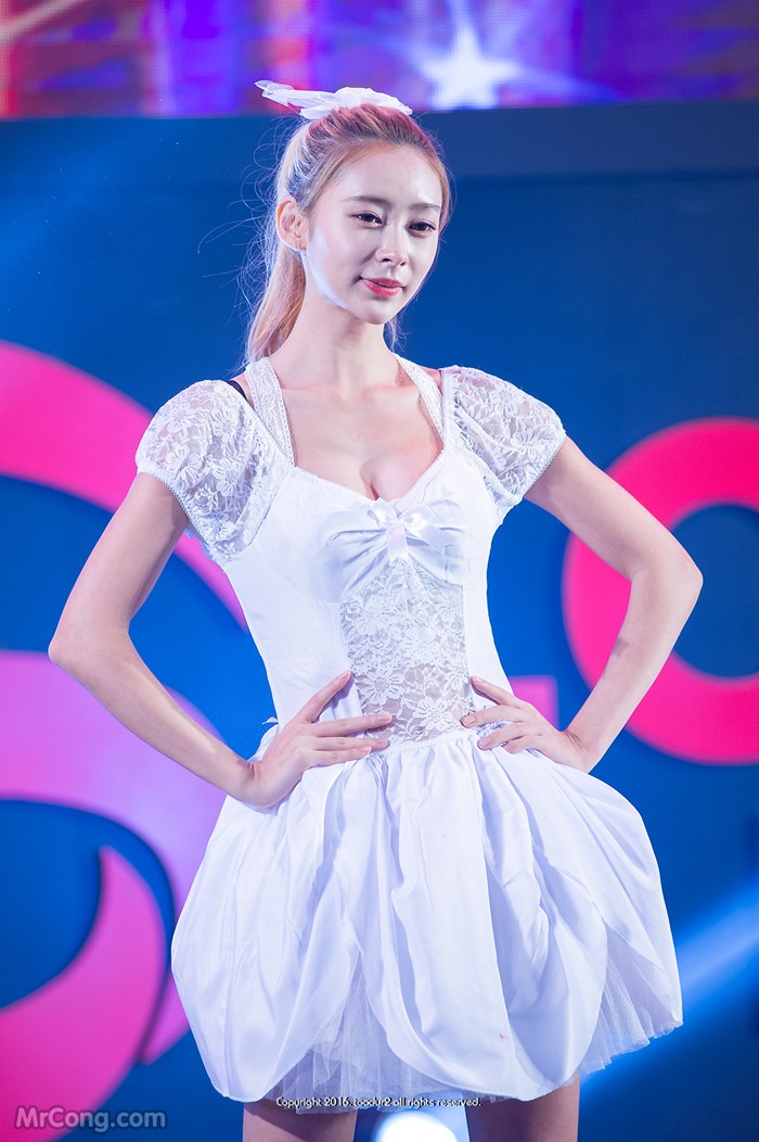 Beauty Seo Han Bit at G-Star 2016 Exhibition (90 photos)