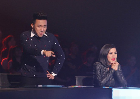 Tran Thanh - Hari Won - Viet Trinh me met voi