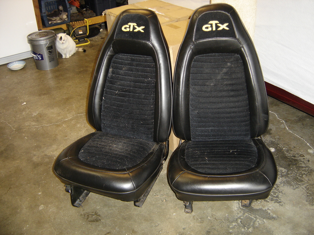 1970 Dodge Challenger Bucket Seats & Rear Seat | Classic Seat