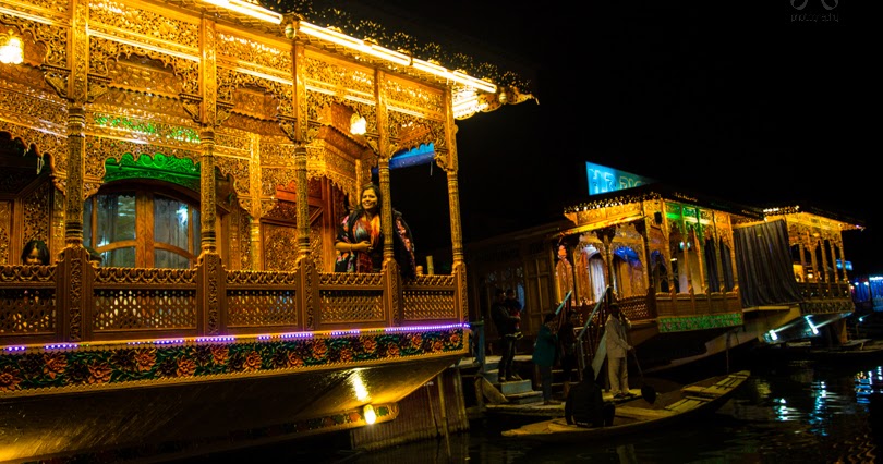 एक दिन डल लेक पर तैरते हाउस बोट पर....