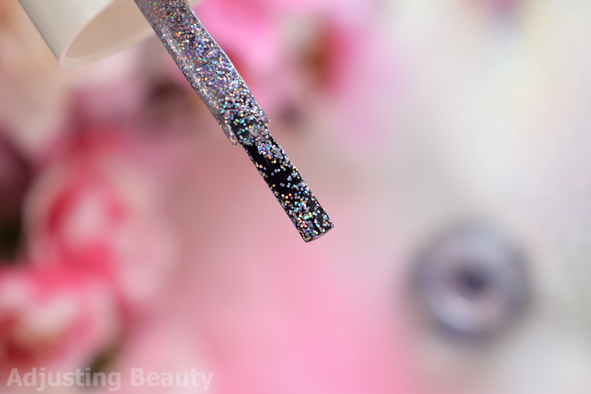 Review Essence Holo Rainbow Nail Polish 01 Hello Holo Adjusting Beauty