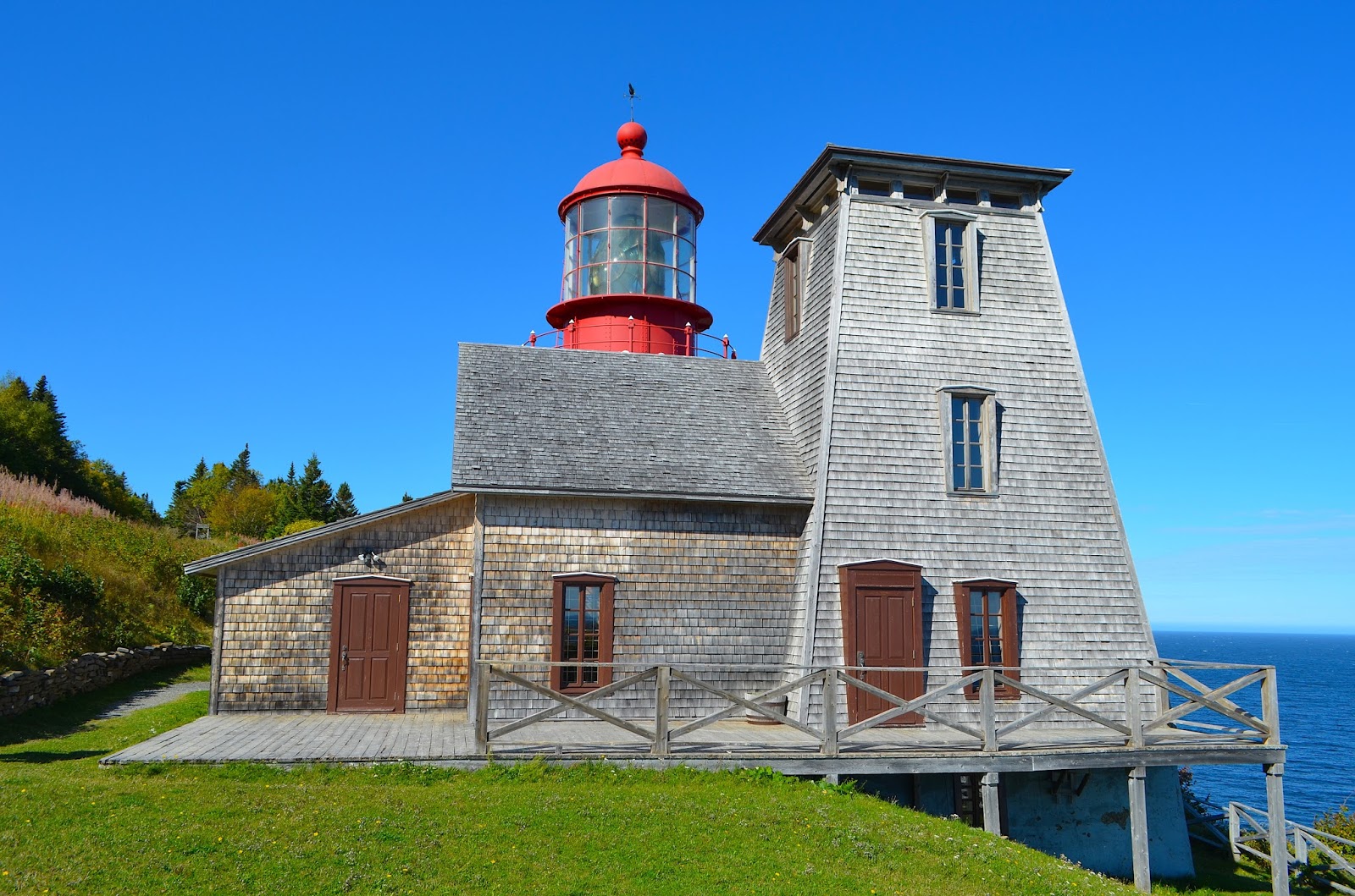 Neal's Lighthouse Blog Pointeà laRenommée Lighthouse L'Anse à Valleau, Quebec