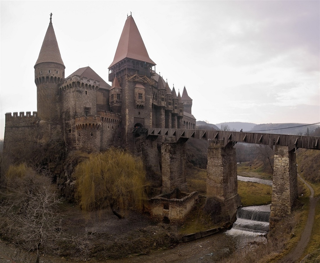 Замок корвинов румыния