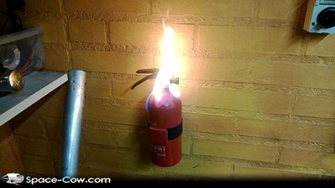 Fire+extinguisher+on+fire+funny+things+picture.jpg