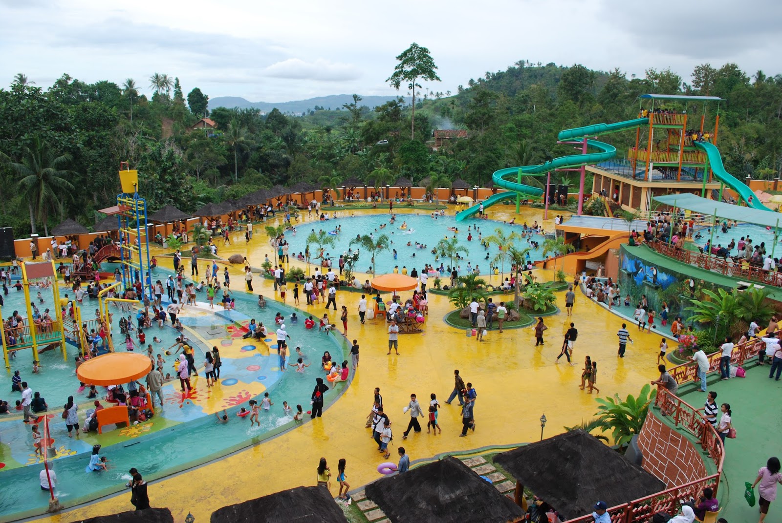 8 Tempat Wisata Alam di Jawa Timur Cocok Untuk Keluarga