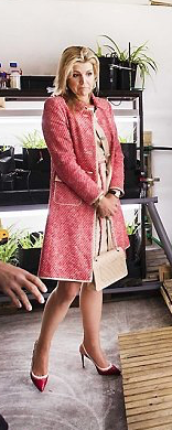 Manteau Natan / robe Natan / escarpins Natan / sac Chanel