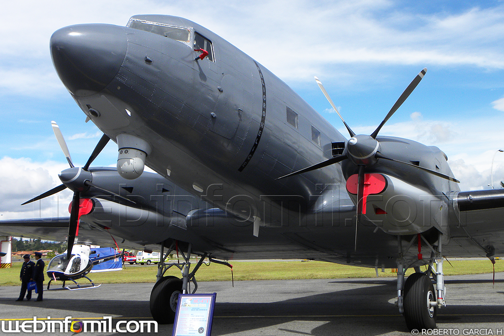 AC-47T+Fantasma+Fuerza+Aerea+Colombiana+FAC+Feria+Aeronautica+Internacional+2.jpg