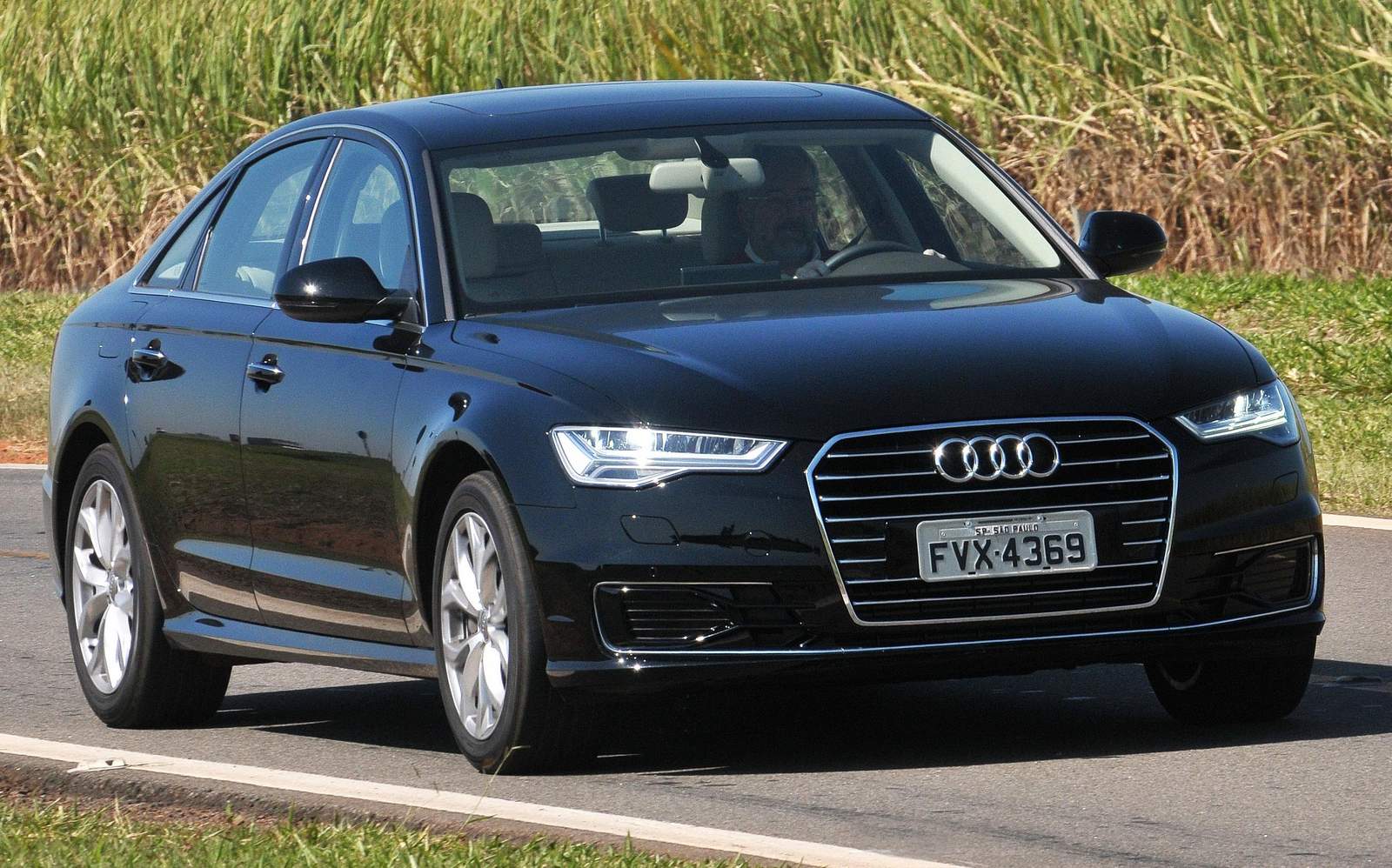 Audi A6 - sucessor espiritual do Audi 100 - atualmente na 7ª geração Audi A6 - sucessor espiritual do Audi 100 - atualmente na 7ª geração