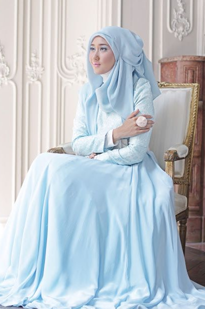 Gaun busana muslim Dian Pelangi