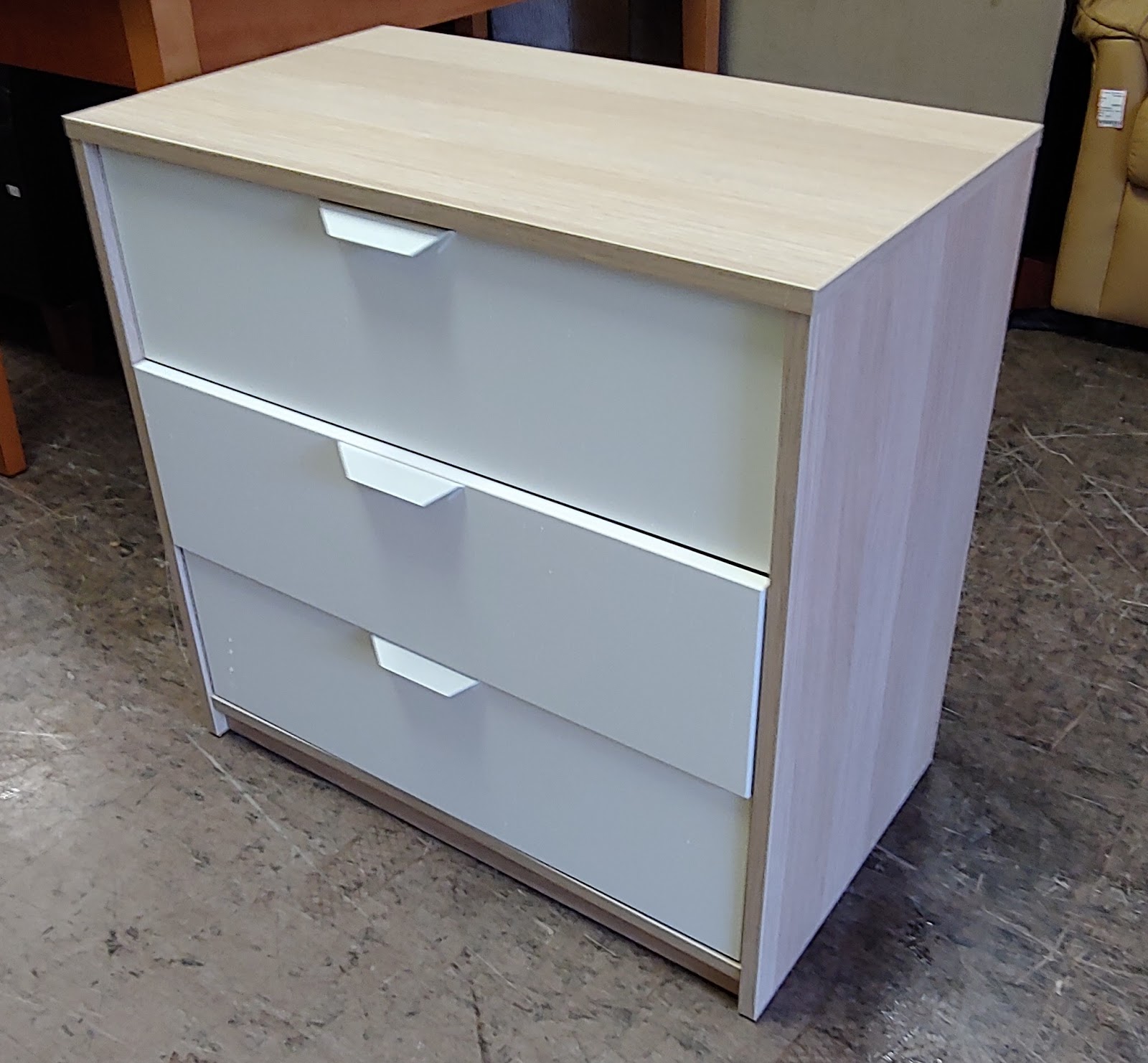 UHURU FURNITURE & COLLECTIBLES SOLD 28183 Whitewashed Oak Effect 27.5