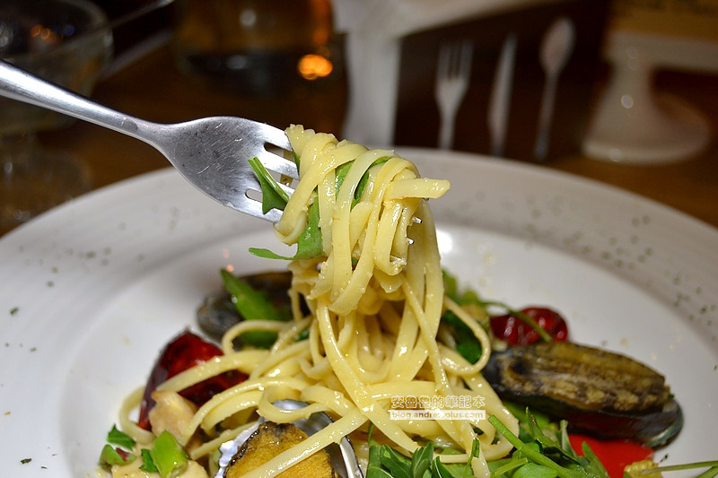 UNIQUE PASTA 維一義大利餐廳 - 工法扎實的義大利麵和甜點，用料不手軟創意組合食材鮮味@台北市松山區[小巨蛋站]