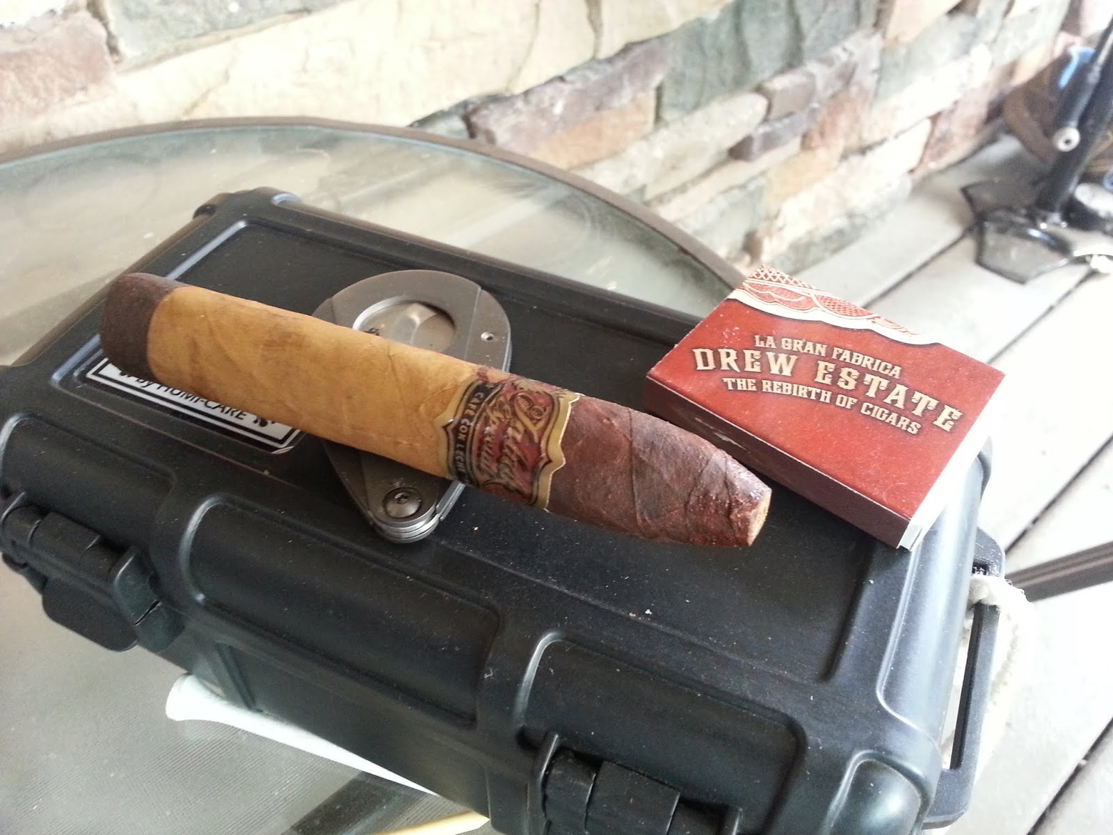 The Rotating Cigar The Drew Estates Tabak Especial cafe con Leche