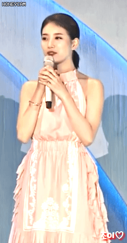 백상예술대상 수지만 따로 몇장 모아봤습니다.gif | 인스티즈