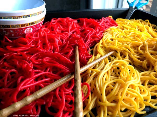 Chinese New Year Sensory Spaghetti #chinesenewyear #CNY #sensoryplay #CNYsensoryplay