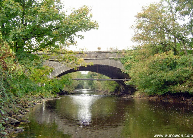 Puente sobre el río Graney en Scarriff