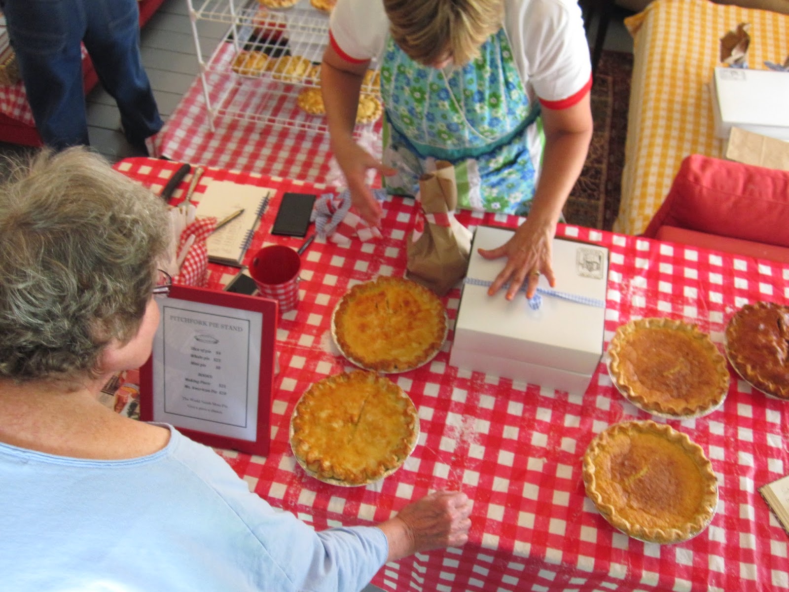 Learning To Make Pies The Pitch Fork Pie Stand!