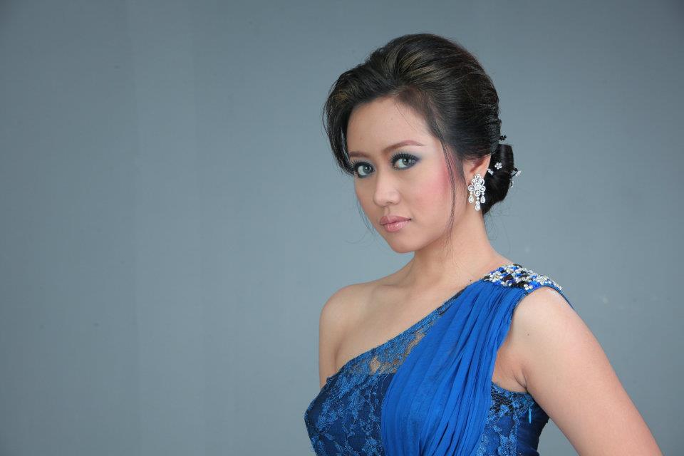 Model Mya Hnin Yee Lwin in Beautiful Blue Fashion Dress. twitter. permanent...