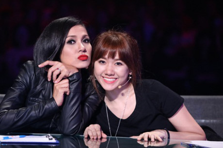 Tran Thanh - Hari Won - Viet Trinh me met voi