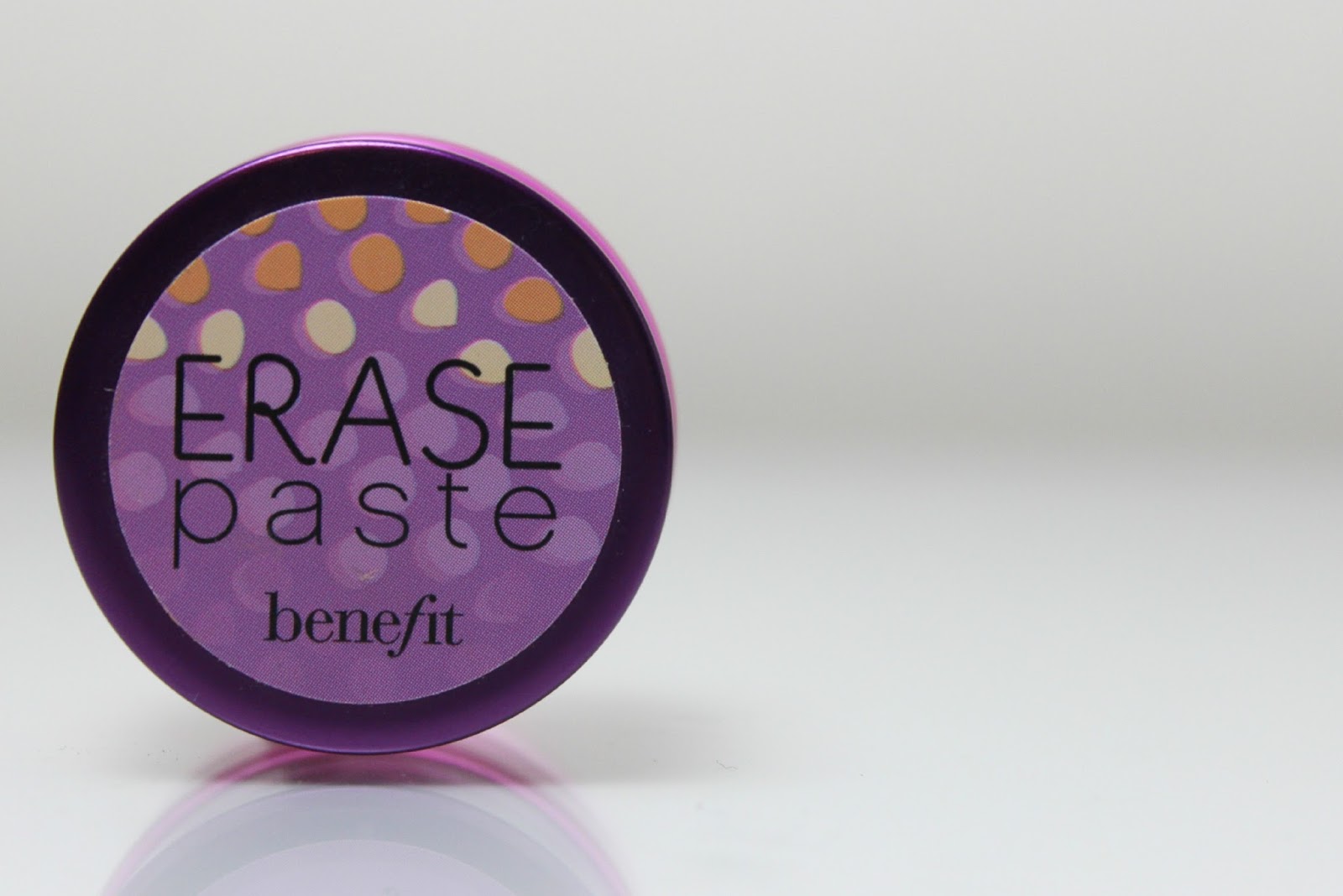 A picture of Benefit Erase Paste