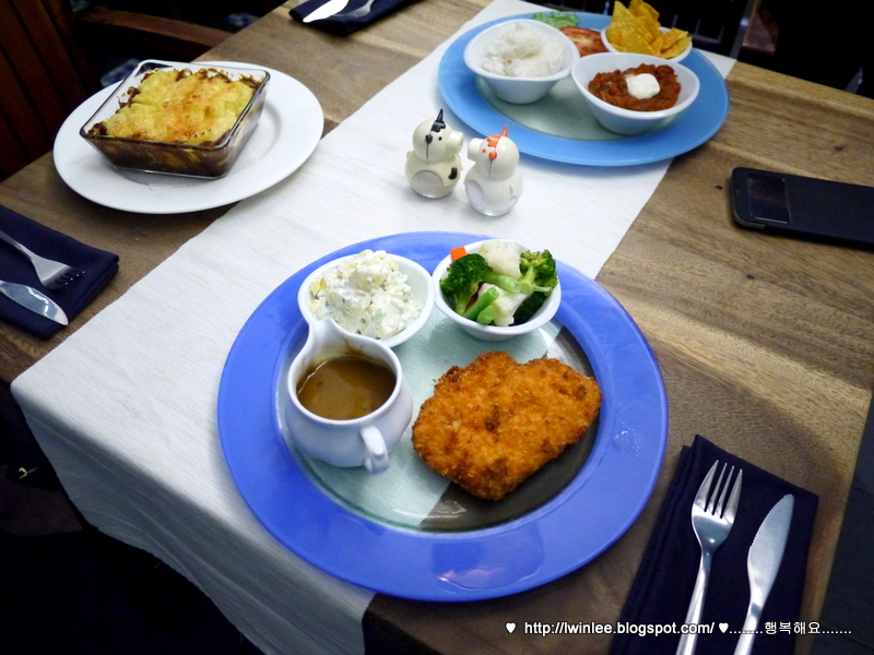 meaty affair the blue cow cafa plaza damas sri hartamas carpe first brought to malaysia nearly 10 years ago by its australian founders one could actually come to purchase their preferable cuts of meat apart from