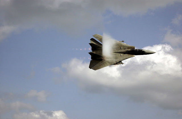 F-14D “Tomcat” with shockwave.