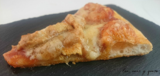 Pizza de pollo marinado