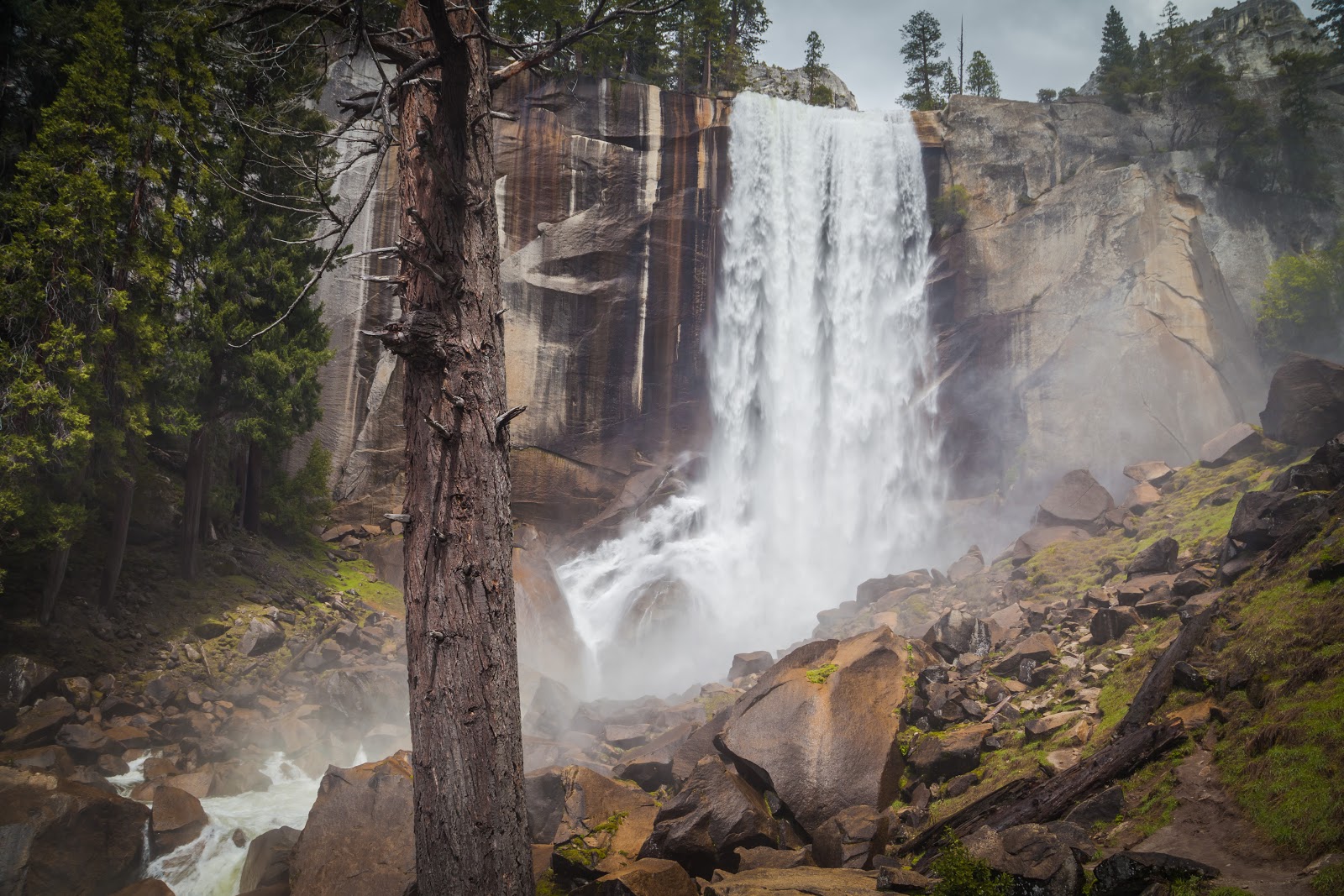 Hiking To Vernal And Nevada Falls In Yosemite Explore The World With Simon Sulyma