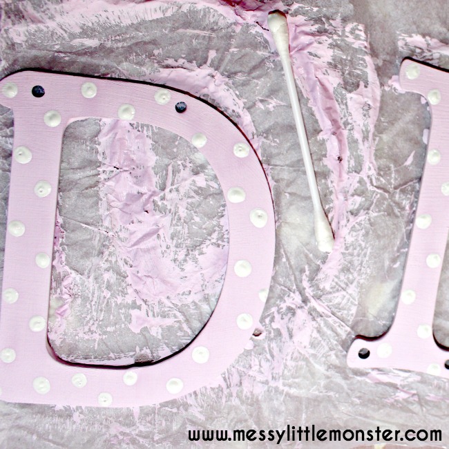 The best paint to use on wooden gifts and keepsakes and decorating ideas. How to make a wooden name garland. 