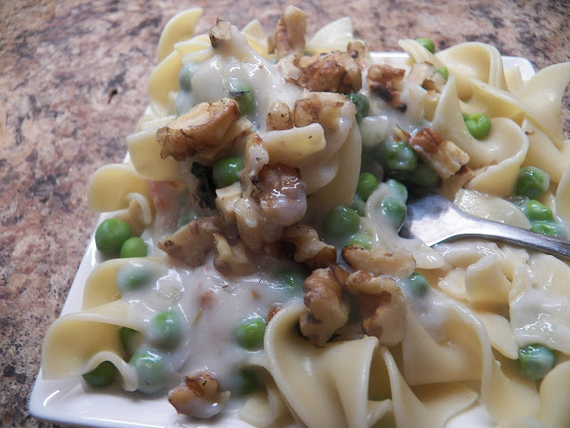 Creamy Peas and Walnut Sauce for Pasta