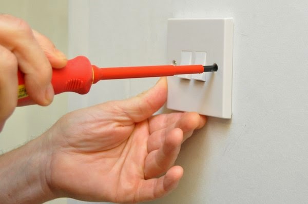 How to clean light switches