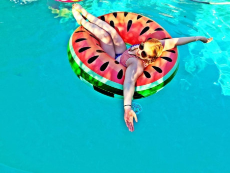 Ai cung phai co anh chup voi mon phu kien hot nhat mua he nam nay! - Anh 5