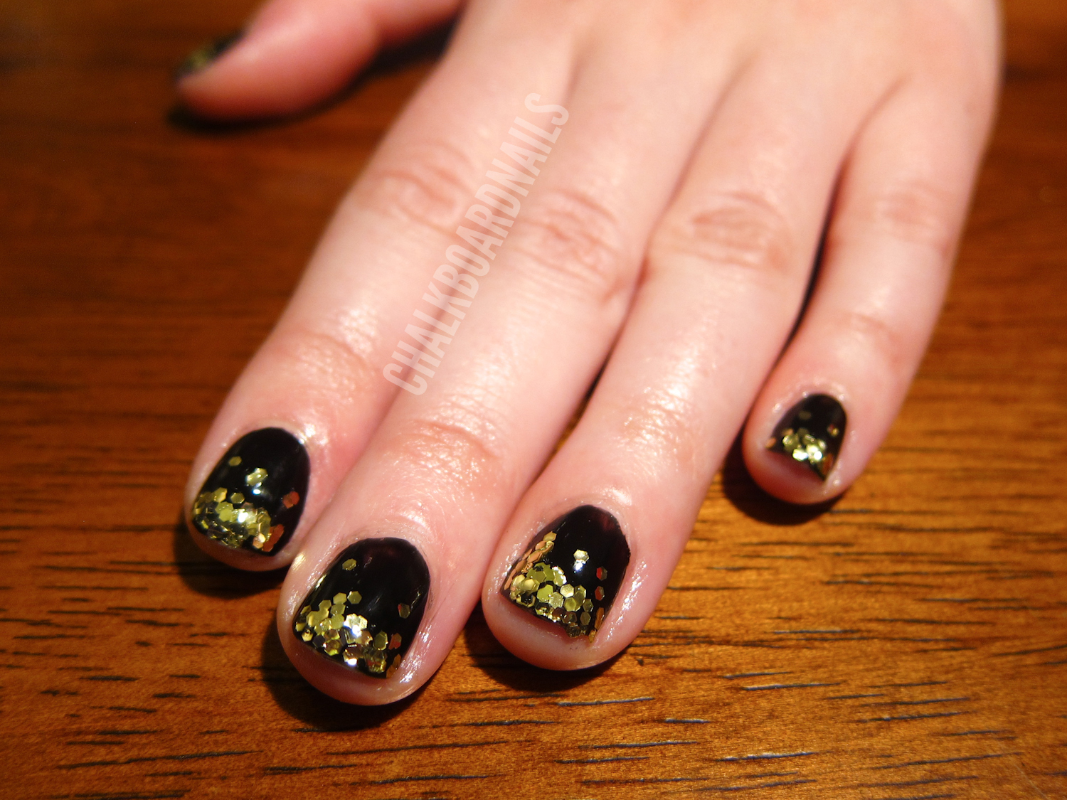 Glam Glitter Gradient (Guest Nails!) | Chalkboard Nails | Nail Art Blog